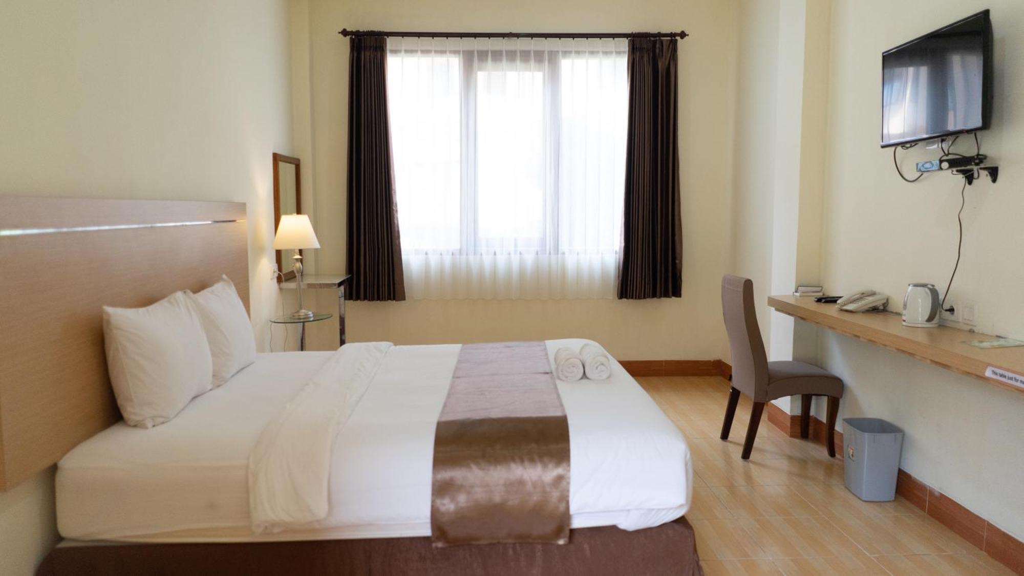 Revayah Hotels Ruteng Luaran gambar